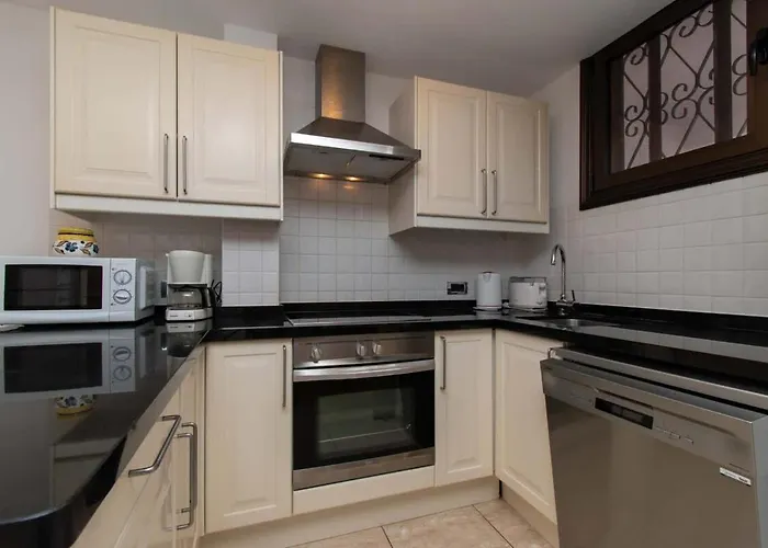 Parque Santiago Ii 271 - Two Bed With Pool View And Wifi Internet * Playa de las Americas (Tenerife)