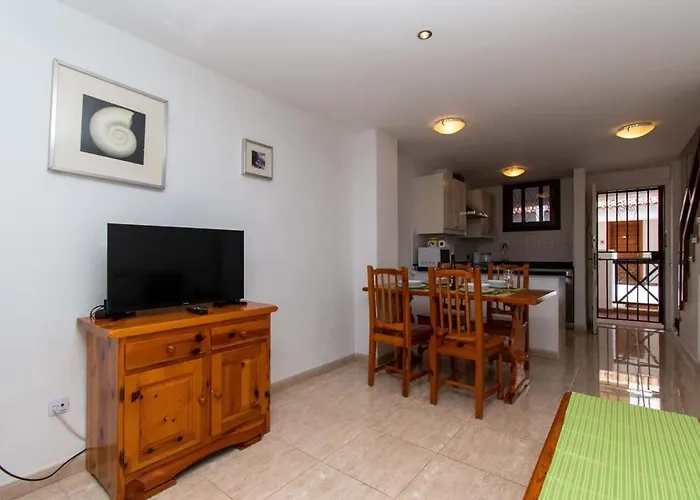 Parque Santiago Ii 271 - Two Bed With Pool View And Wifi Internet Playa de las Americas (Tenerife)